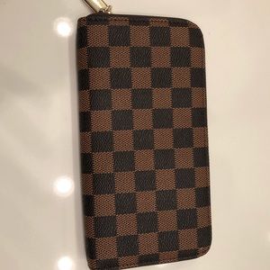 Daisy Rose Brown check wallet